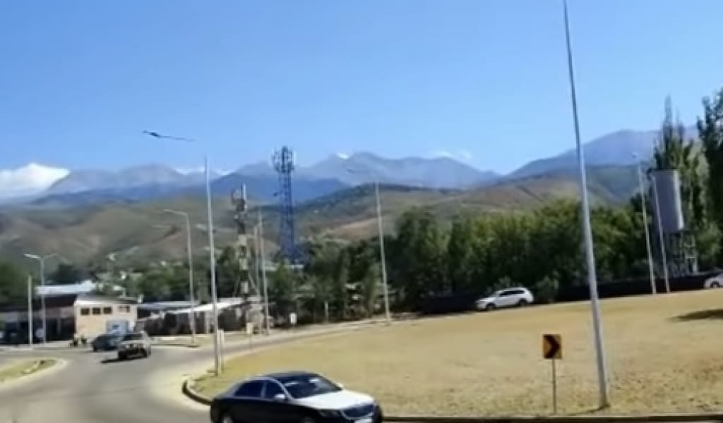 ҚЫРҒАУЫЛДЫ АУЫЛЫНДА БЕС БАҒЫТҚА ШЫҒАТЫН АЙНАЛМА ЖОЛ АШЫЛДЫ