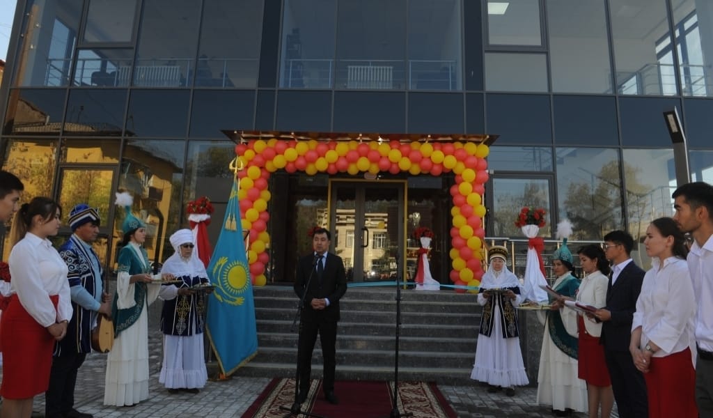 ТЕКЕЛІДЕ ЖАСТАРҒА ҚЫЗМЕТ КӨРСЕТЕТІН ОРТАЛЫҚ АШЫЛДЫ. ӘКІМ ҚҰТТЫҚТАУЫ