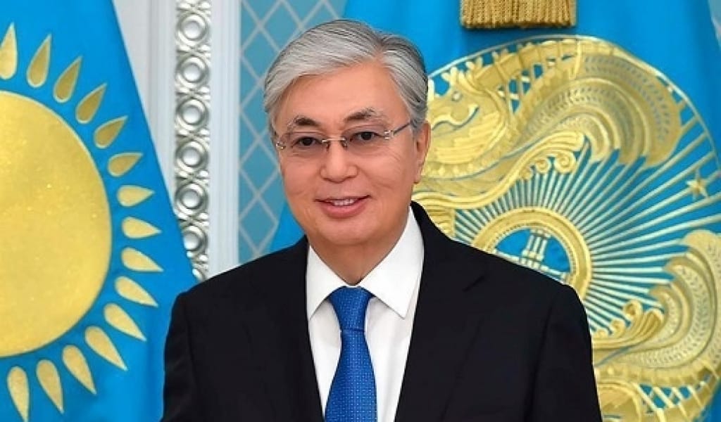 КЕЗЕКТЕН ТЫС САЙЛАУ! "БӘРІНЕ ҚАРСЫМЫН" ДЕГЕН ЖАУАП. ТОҚАЕВ ХАЛЫҚҚА ҮНДЕУ ТАСТАДЫ