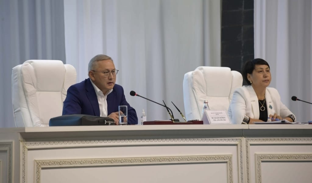 ЖЕТІСТІК ПЕН КЕМШІЛІК САРАЛАНДЫ. ЖЕТІСУДЫҢ ӘКІМІ АЛАКӨЛ АУДАНЫНДА