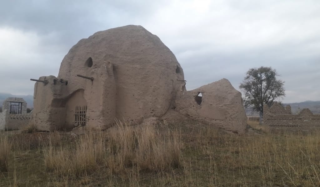 ОМАР ТӨРЕ ҚОРЫМЫ. АЛТЫН ШЫҚҚАН ҚҰПИЯ ҮҢГІР. БАЛАСАЗҒА БАРҒАНДА