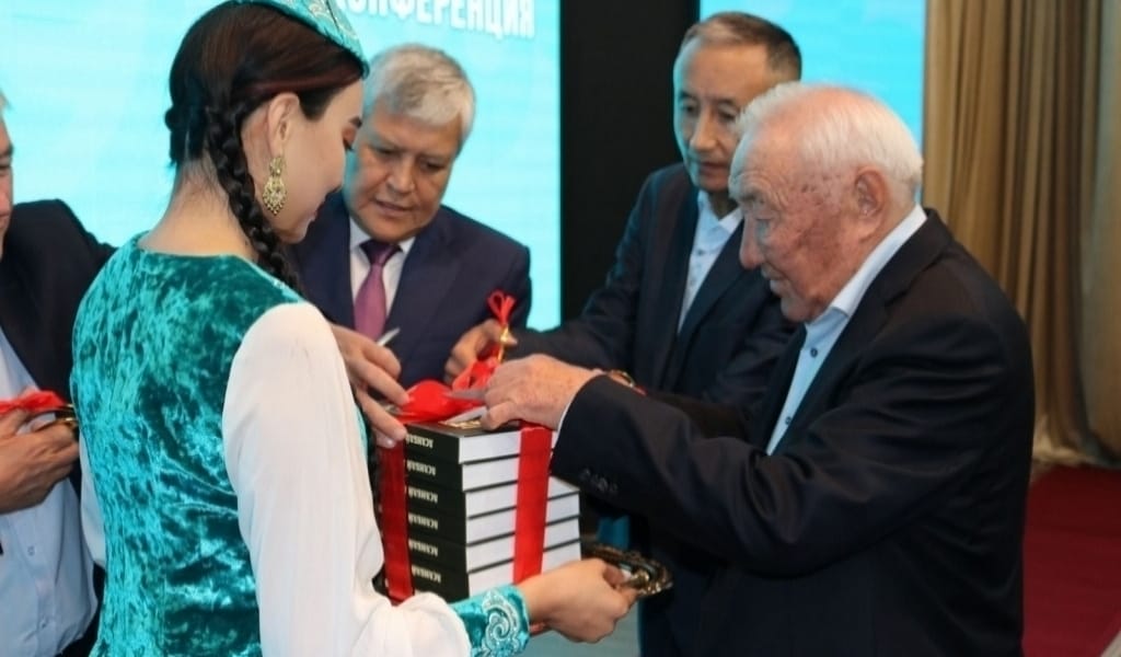 АСҚАР ТАУДАЙ АЛЫП ТҰЛҒА АСАНБАЙ АСҚАРОВҚА ЖҮЗ ЖЫЛ! ШОНЖЫДАҒЫ ШАРА