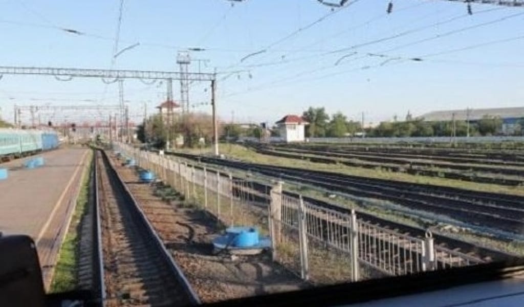 АЛМАТЫ МЕН ҚОНАЕВТЫҢ АРАСЫНДА ЭЛЕКТР ПОЙЫЗЫ ЖҮРЕДІ - ПРЕЗИДЕНТ