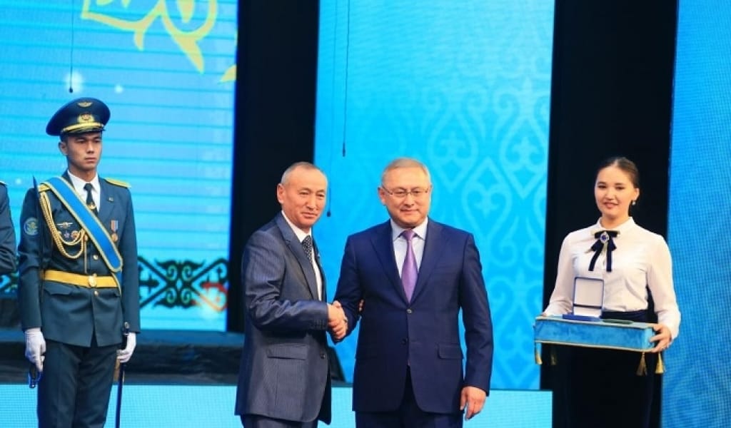 ЖЕТІСУДЫҢ ӘКІМІ ӨҢІР ДАМУЫНА ҮЛЕС ҚОСҚАН ЖАНДАРҒА НАГРАДА ТАБЫСТАДЫ