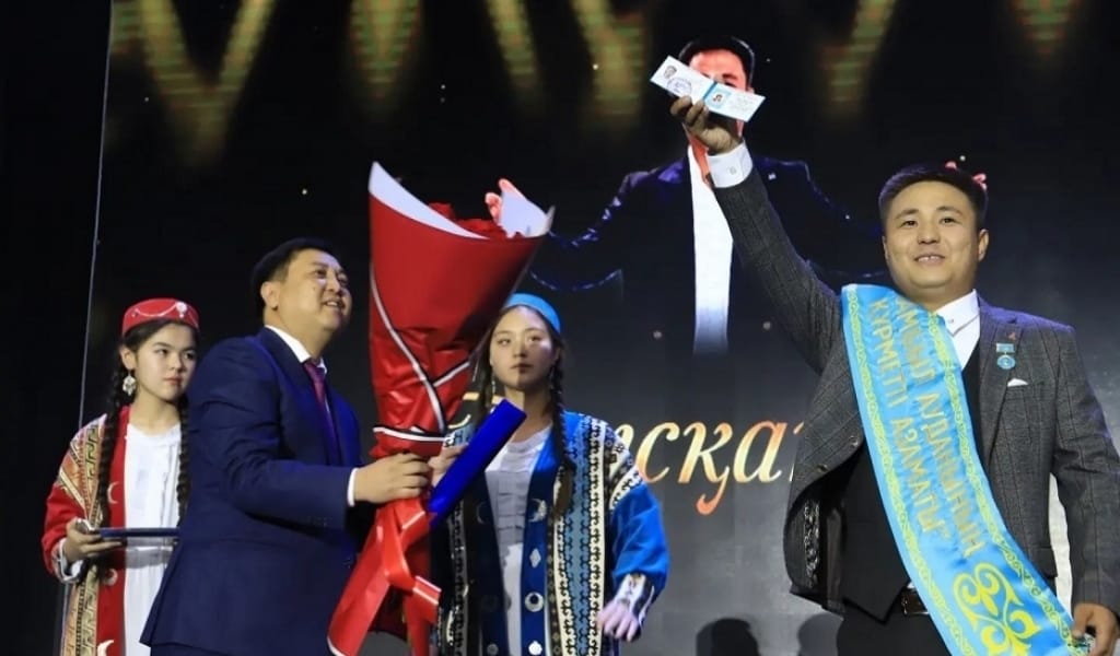 РЕСПУБЛИКА КҮНІ: ЖАМБЫЛ АУДАНЫНДА МЕРЕКЕЛІК ШАРА БІРНЕШЕ КҮНГЕ СОЗЫЛДЫ