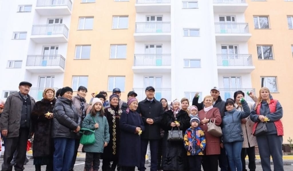 МЕЙІРІМДІ АДАМДАР ӨТЕ КӨП. ЖЕТІСУДА 31 ОТБАСЫ ЖАҢА БАСПАНАҒА ҚОЛ ЖЕТКІЗДІ
