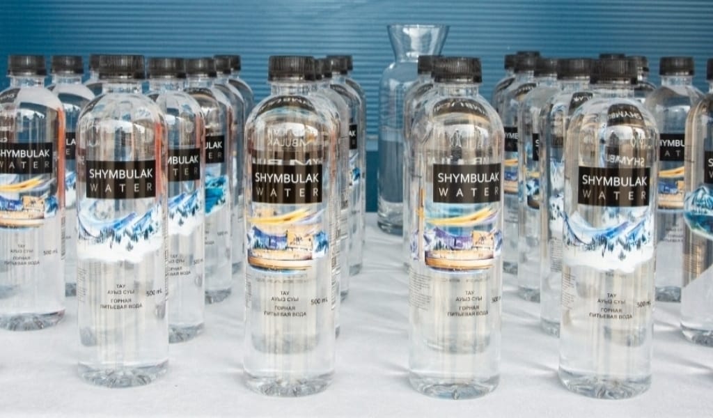 ҚАЗАҚСТАНДА ЖАСАЛҒАН: АЛАТАУДЫҢ МҰЗДЫҚТАРЫНАН ТАЗА АУЫЗСУ ӨНДІРІЛЕДІ