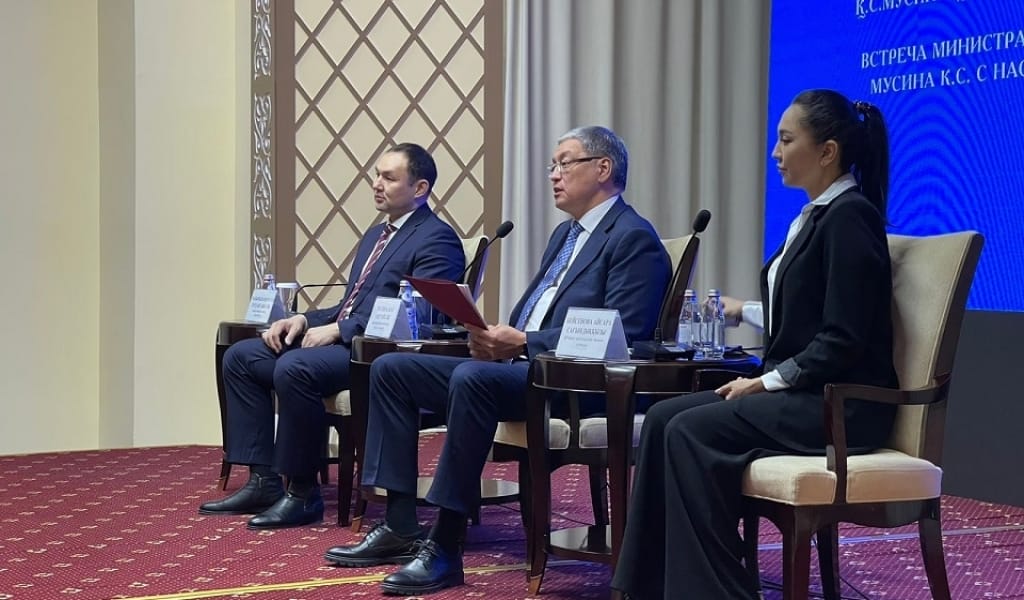 ӘДІЛЕТ МИНИСТРІ ҚОНАЕВҚА КЕЛІП, ХАЛЫҚТЫҢ НЕГІЗГІ СҰРАҚТАРЫНА ЖАУАП БЕРДІ
