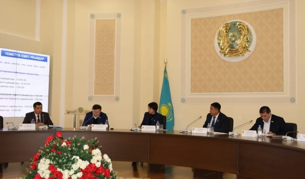 "КОМИССИЯ ОТЫРЫСЫ": КЕЛЕЛІ МӘСЕЛЕЛЕРДІҢ ТІНІ ТАРҚАЙДЫ