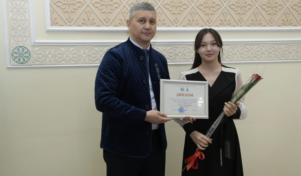  ӨРЕНДЕР ТҮСТІ САЙЫСҚА