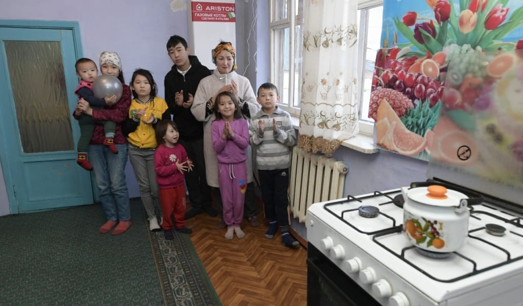 КЕРБҰЛАҚ АУДАНЫНДА КӨПБАЛАЛЫ ОТБАСЫ ГАЗҒА ТЕГІН ҚОСЫЛДЫ