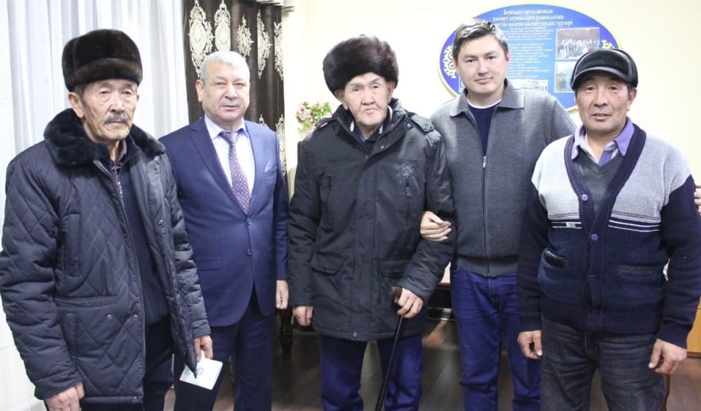 ҚЫРҒЫЗ АЗАМАТЫ 26 ЖЫЛДАН КЕЙІН ОТБАСЫМЕН ҚАУЫШТЫ