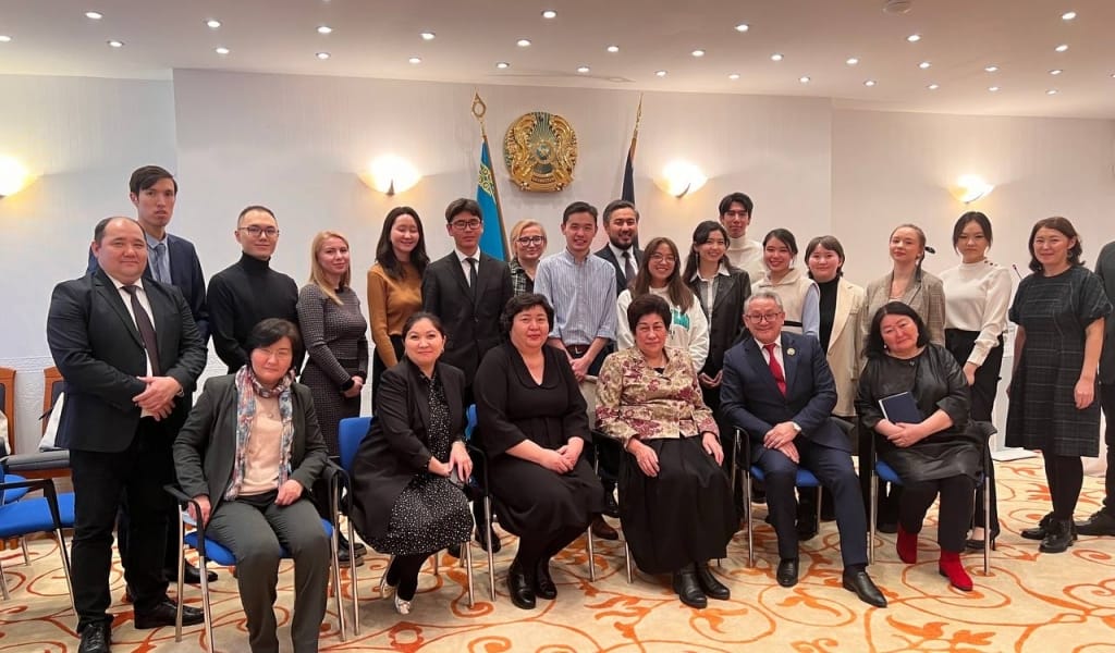 НАЗАРБАЕВ ЗИЯТКЕРЛІК МЕКТЕБІНІҢ ТҮЛЕКТЕРІ ГЕРМАНИЯДА КЕЗДЕСУ ӨТКІЗДІ