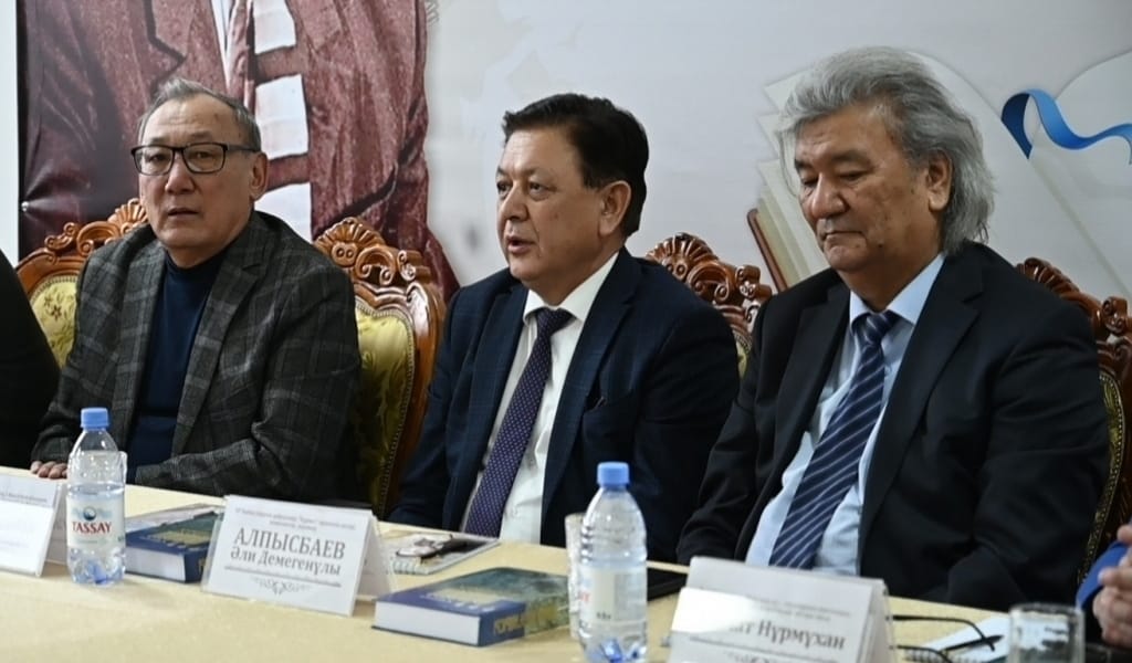 "БІР ӨЛЕҢІ - БІР ӘЛЕМ": МҰҚАҒАЛИ МАҚАТАЕВТЫҢ ТУҒАН КҮНІНЕ ОРАЙ ӨЗГЕШЕ КЕШ ӨТТІ