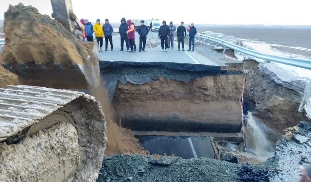САПАСЫЗ ЖОЛ. БАҚАНДАЙ 300 МИЛЛИОН ТЕҢГЕДЕН АСТАМ ҚАРЖЫ "СУҒА" КЕТТІ