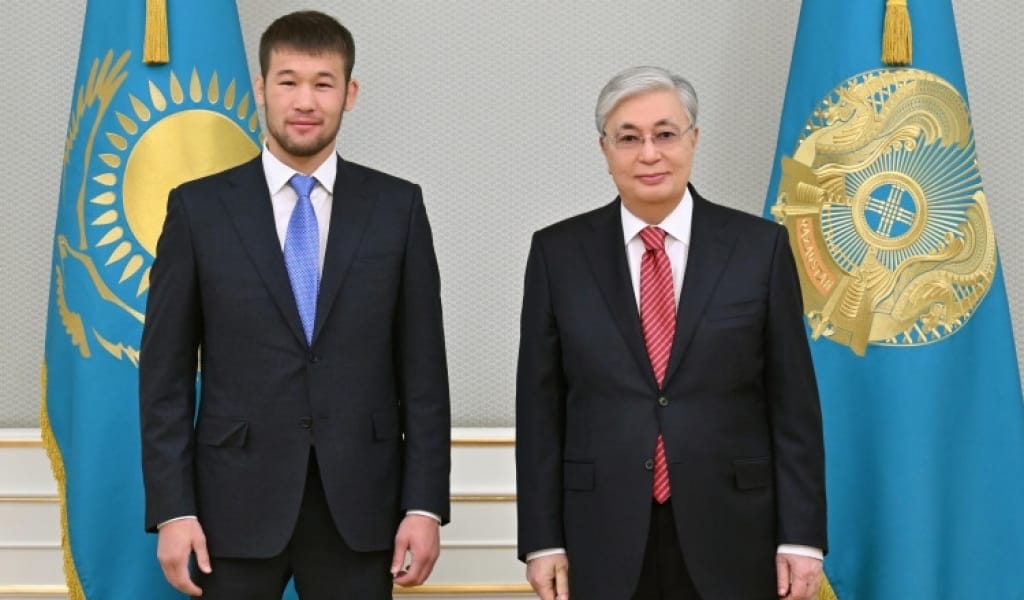 МЕМЛЕКЕТ БАСШЫСЫ ШАВКАТТЫ ҚАБЫЛДАДЫ