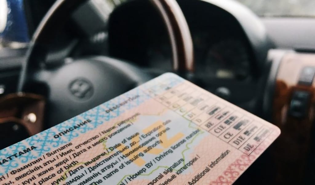 Жүргізуші куәлігін 15 минуттың ішінде қалай ауыстыруға болады (видео)