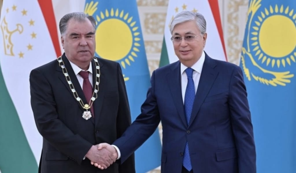 Президенті Эмомали Рахмонды «Алтын Қыран» орденімен марапаттады