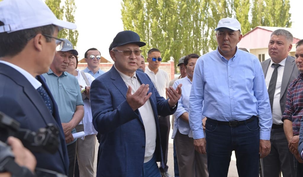 "Жаркенттің жеріне бәрі өседі": Бейбіт Исабаев ауылдық округтердің белсенділігін сынға алды