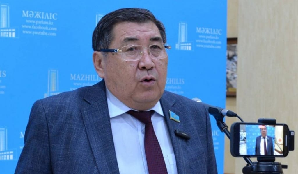 "Күш салатын боламын": зарықтырған заң Мәжілістің қарауына түсті