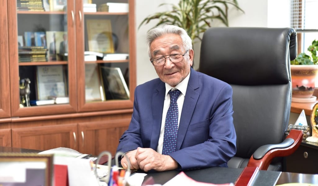 Төрегелді Шарманов әдемі қартаюдың сырымен бөлісті