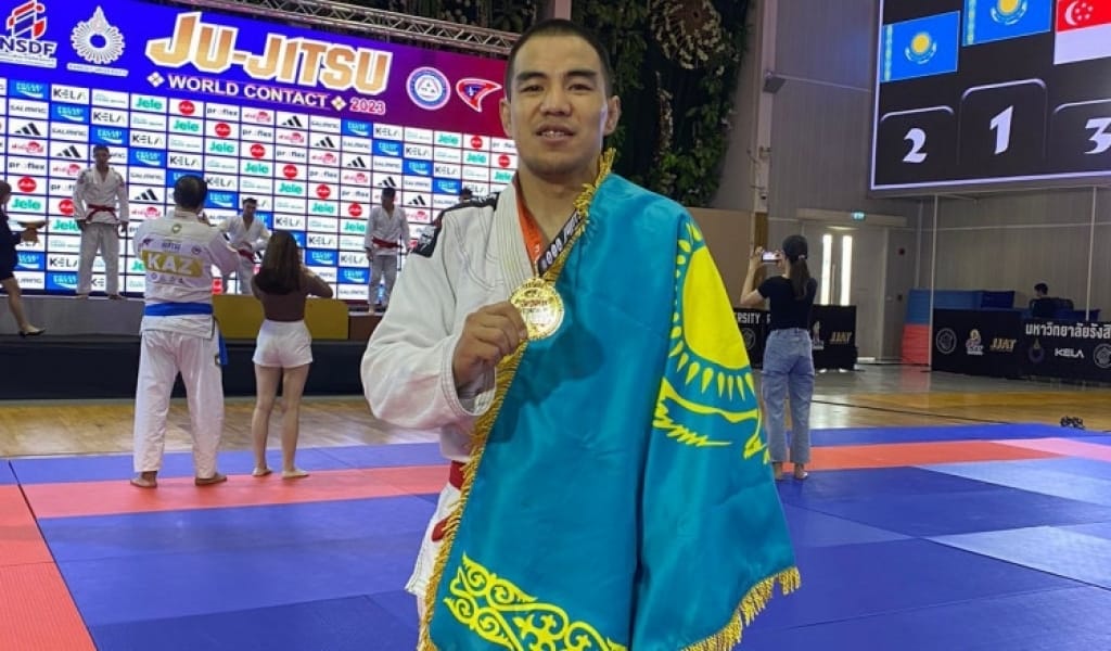 "Бүкіл елімнің атынан шықтым": Отандасымыз джиу-джитсудан Әлем кубогында топ жарды