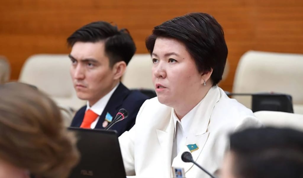 "Бұрын-соңды болған емес": Депутат игерілмеген білім гранттына қатысты сауал жолдады