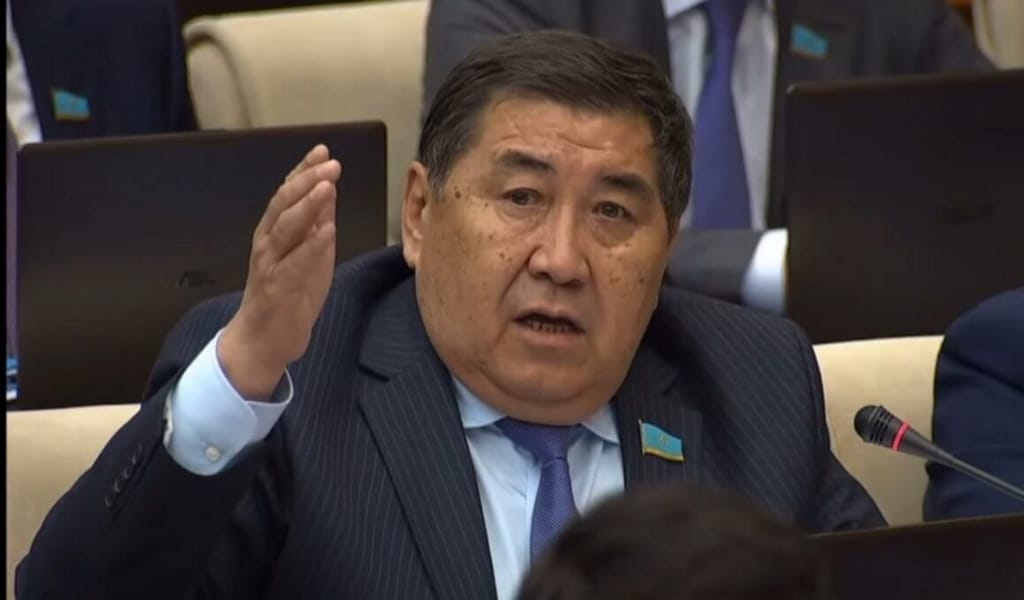 Ермұрат Бапи: "Миллиардтаған қаржы жұмсалған құрылысқа кім жауап береді?"