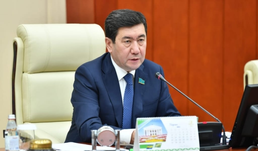 "Сырғытпа жауаптар ғана келеді": Қошанов министрлердің дайындығын сынады