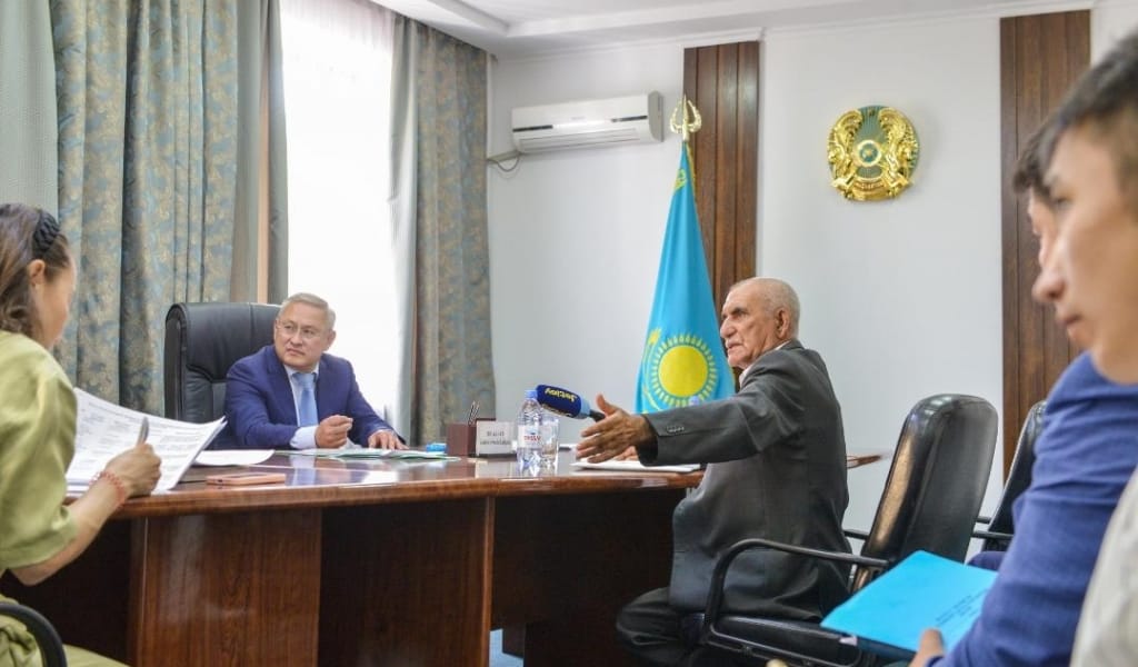 КӨМЕК ЗАҢ АЯСЫНДА КӨРСЕТІЛЕДІ