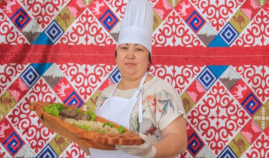 Қол жайма, бауырсақ пен тоқашқа тапсырыс көп