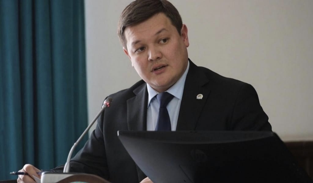 &laquo;Ешқандай тәртіп жоқ&raquo;: Министр құмар ойындарының тым көп жарнамалануына шүйлікті