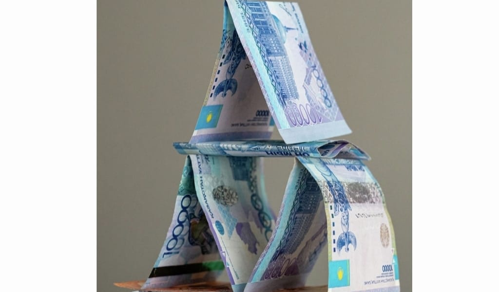 ҚАРЖЫ ПИРАМИДАСЫ: "БАЙЫҒАН ЖОҚ, БАЙЫТҚАН КӨП"