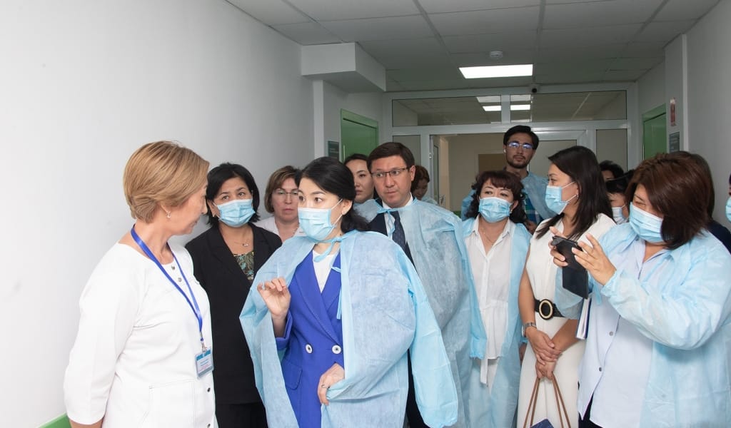 Ажар Ғиният балалар шетінеуін азайтуға қартысты ойын айтты