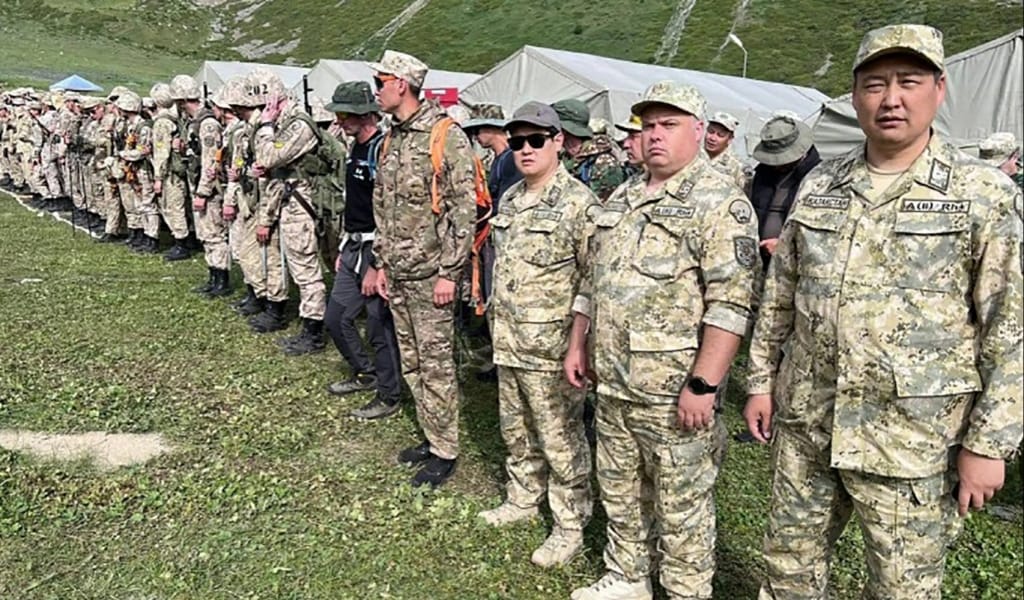 Депутаттар шекара бекетінде дайындықтан өтіп жатыр