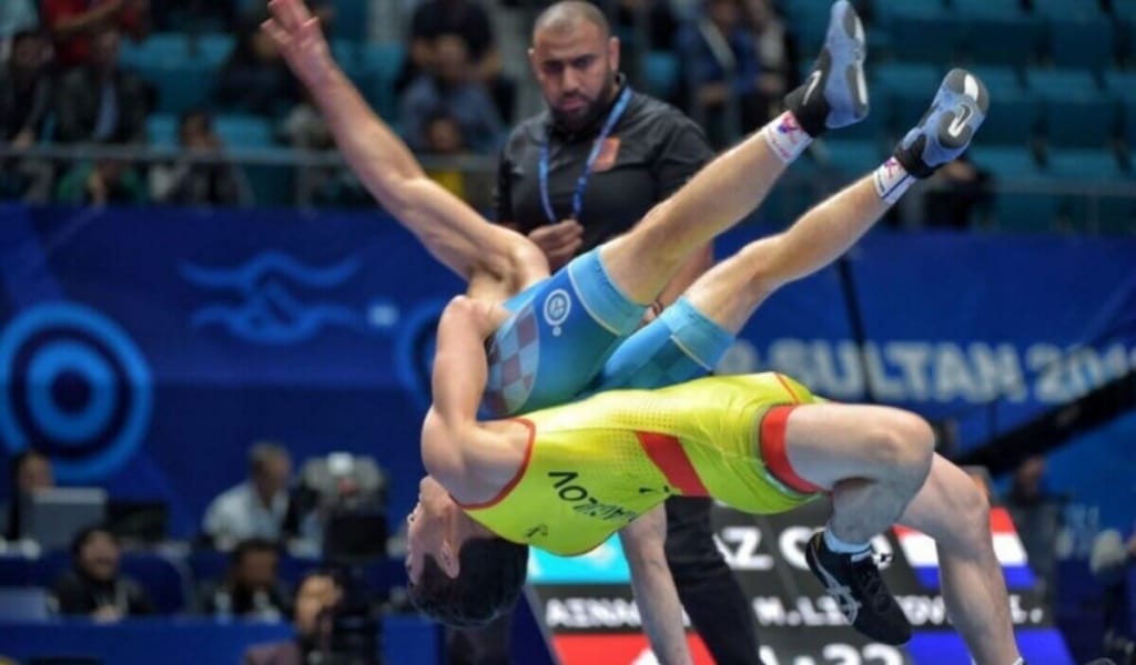 Күрестен ӘЧ: Қазақстан құрамасы жарысты бастады