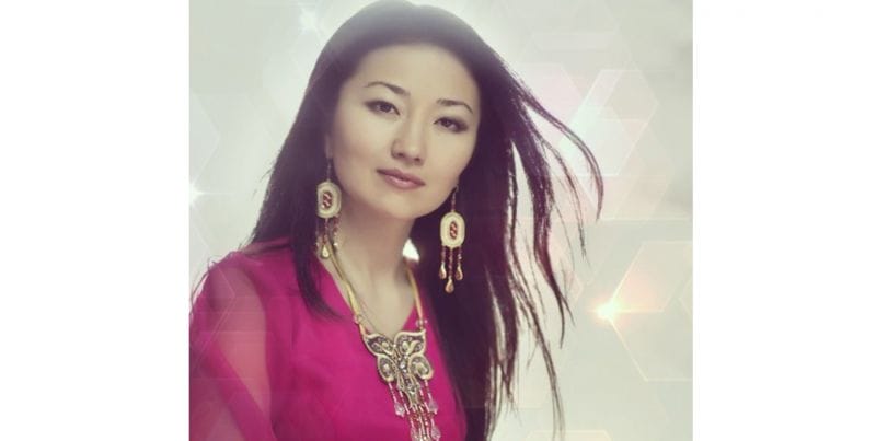 Сәл нәзіктеу бұл қызыңның өлең еді қанаты