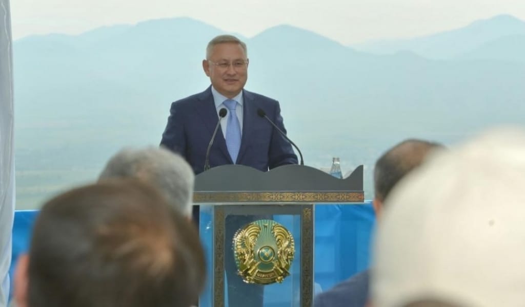 "Біздің қолымызда емес": Исабаев тұрғындар сауалына жауап берді