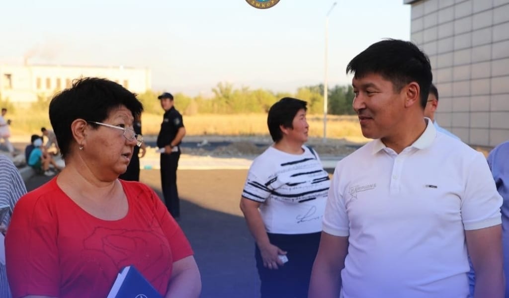 ҚАЛА ӘКІМІ ЖАҢА АУДАНДАҒЫ ТҰРҒЫНДАРМЕН КЕЗДЕСТІ
