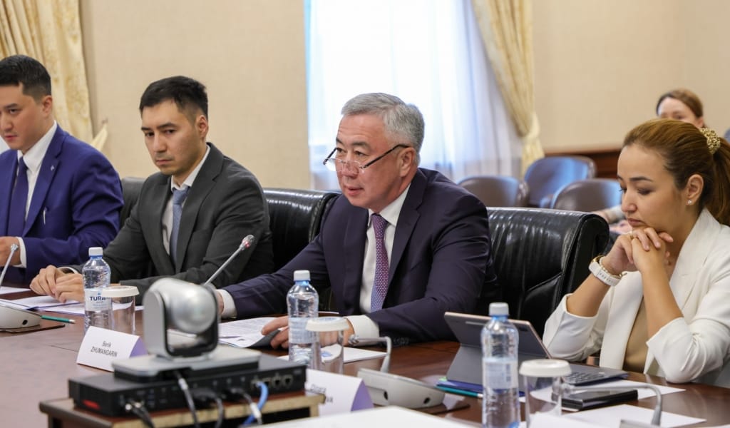 Астанада Қазақстан мен Пәкістан арасындағы сауда-логистикалық мүмкіндіктердің дамуы талқыланды