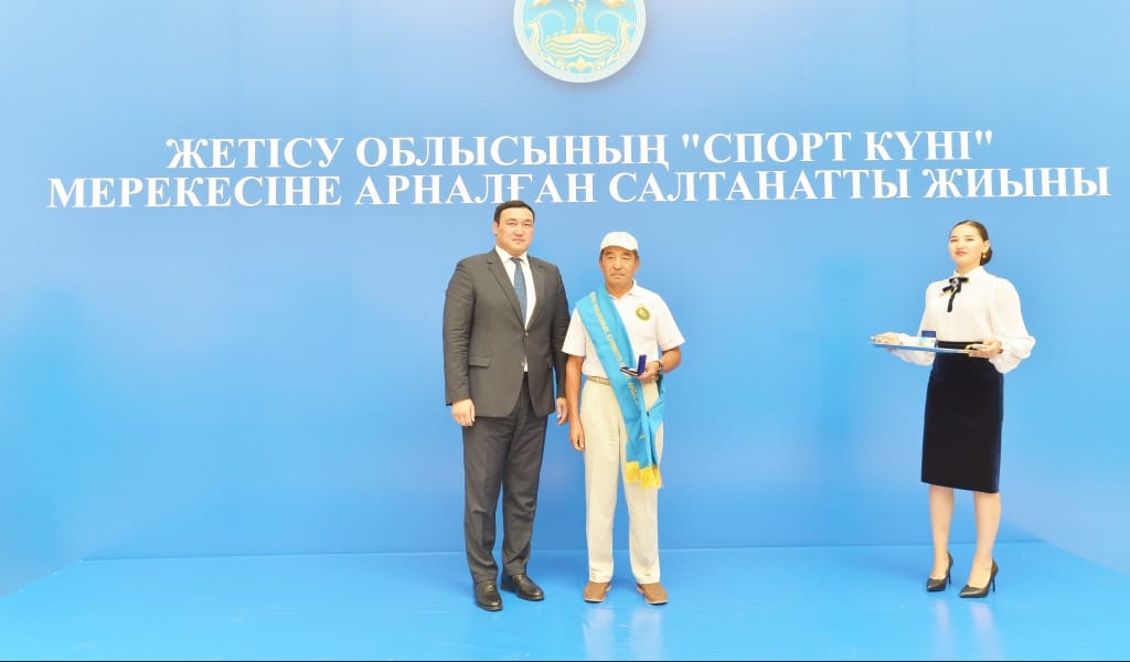 ЕЛ МЕРЕЙІН АСЫРҒАНДАР СЫЙ-ҚҰРМЕТКЕ БӨЛЕНДІ