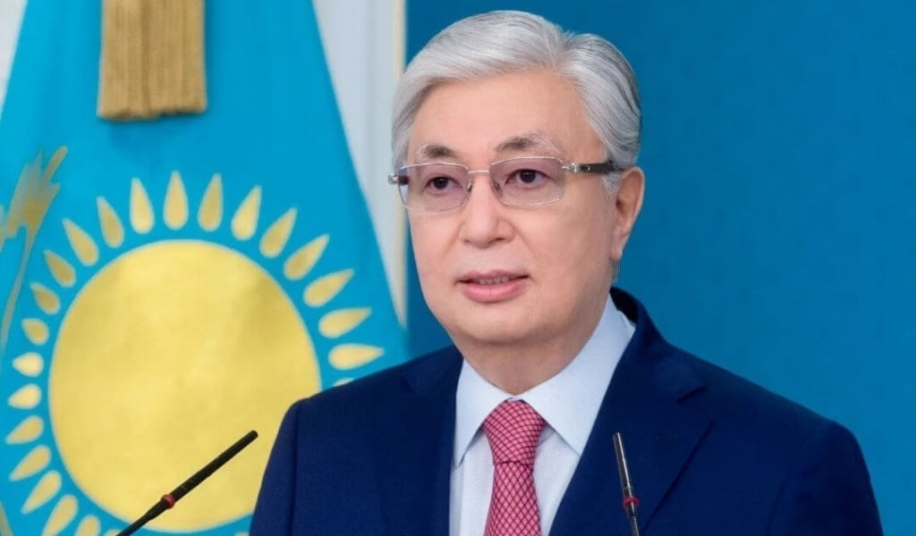 Мемлекет басшысы ұстаздар мен оқушыларды Білім күнімен құттықтады