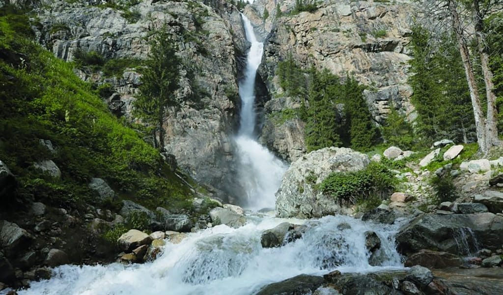 Табиғат ғажайыбы – Бұрқанбұлақ