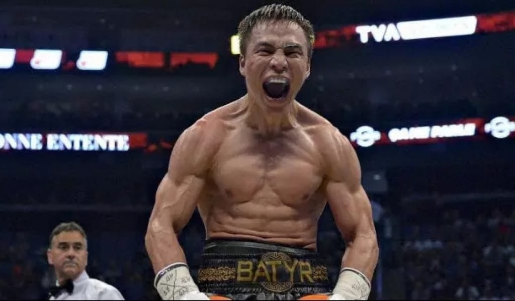 Қазақ боксшы маңызды айқаста нокдауынға түссе де титул жеңіп алды