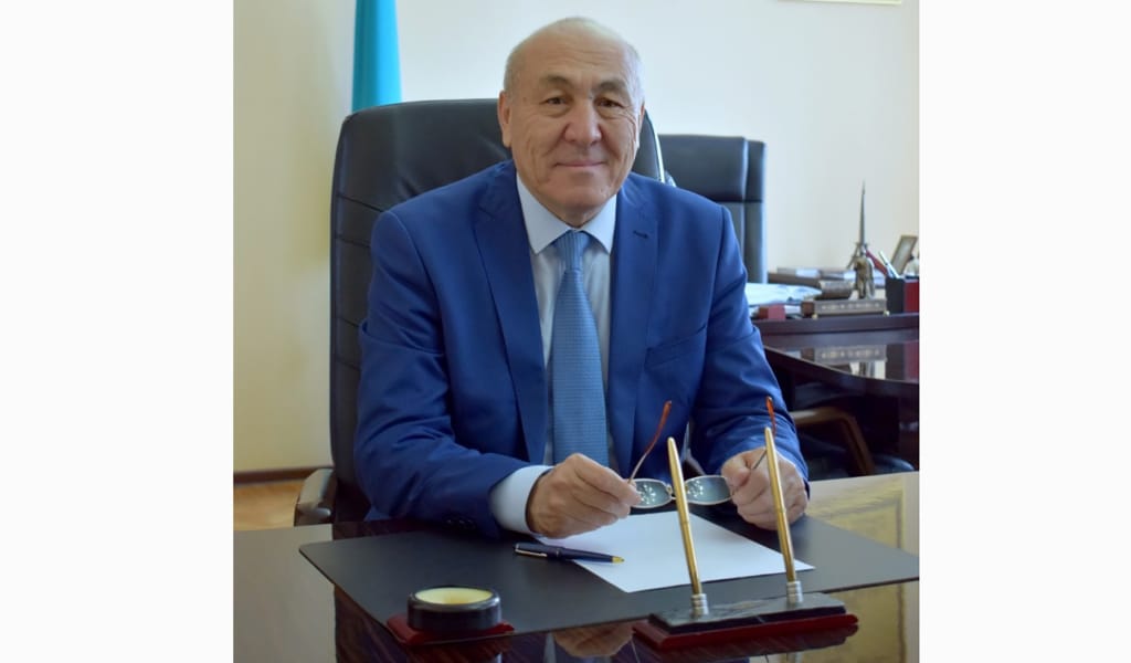 Таулардың биіктігі алыстан көрінеді