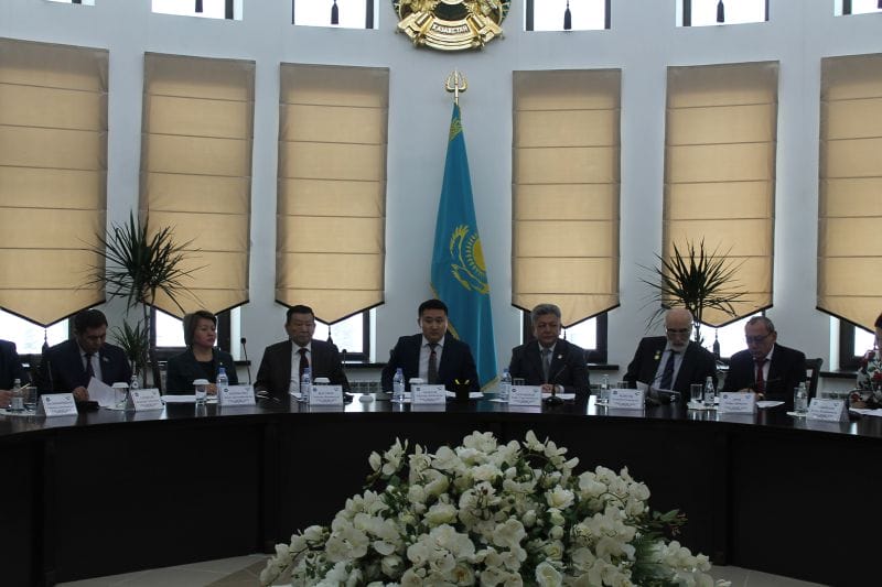 Жауапкершілік жүктейді