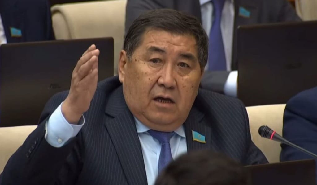 "Тым болмағанда үшінші елге кетуге мүмкіндік жасауымыз керек": Қазақстанға қашып келген қазақтар мәселесіне алаңдады