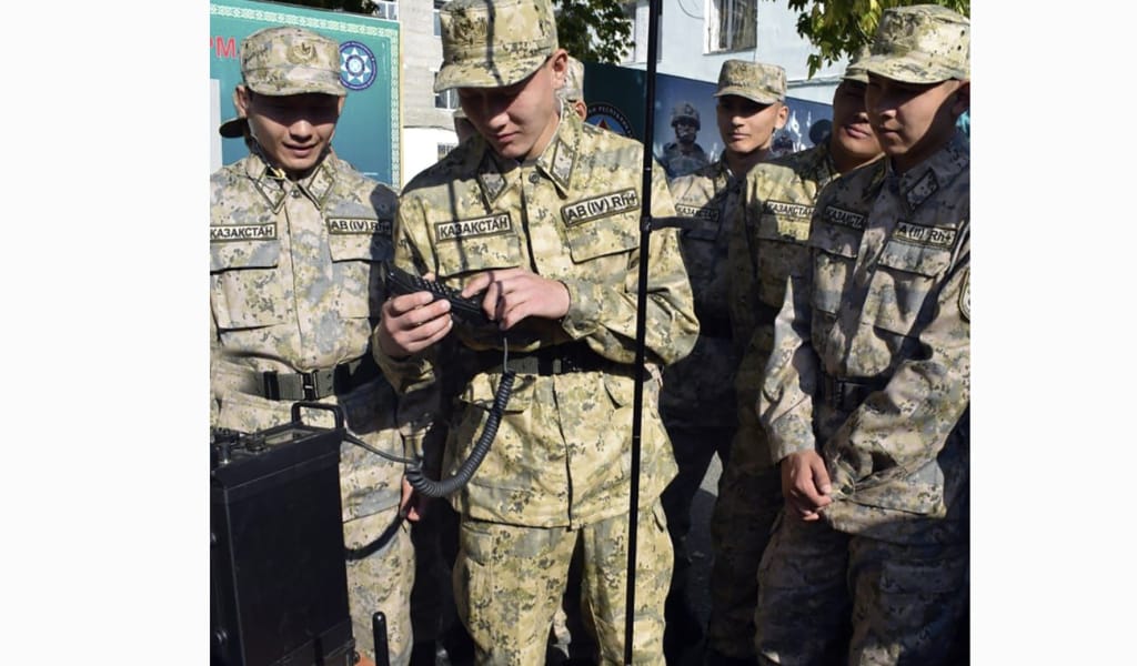 ШЕГАРАШЫ САРБАЗДАРМЕН КЕЗДЕСТІ