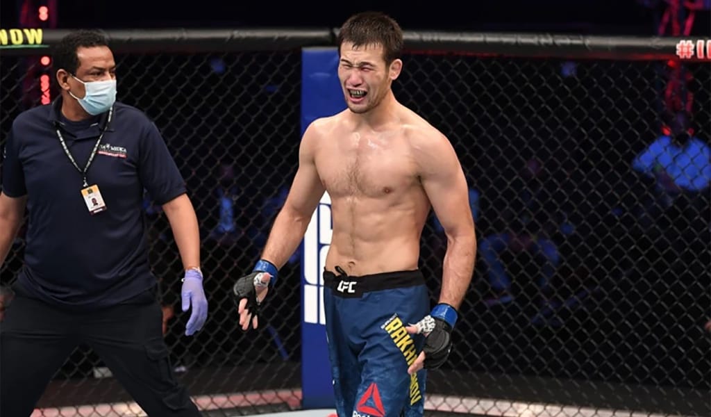 Шавкат Рахмонов ресми түрде UFC рейтингінде көтерілді
