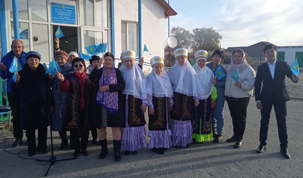 Ақжаулықты әжелер дауыс берді